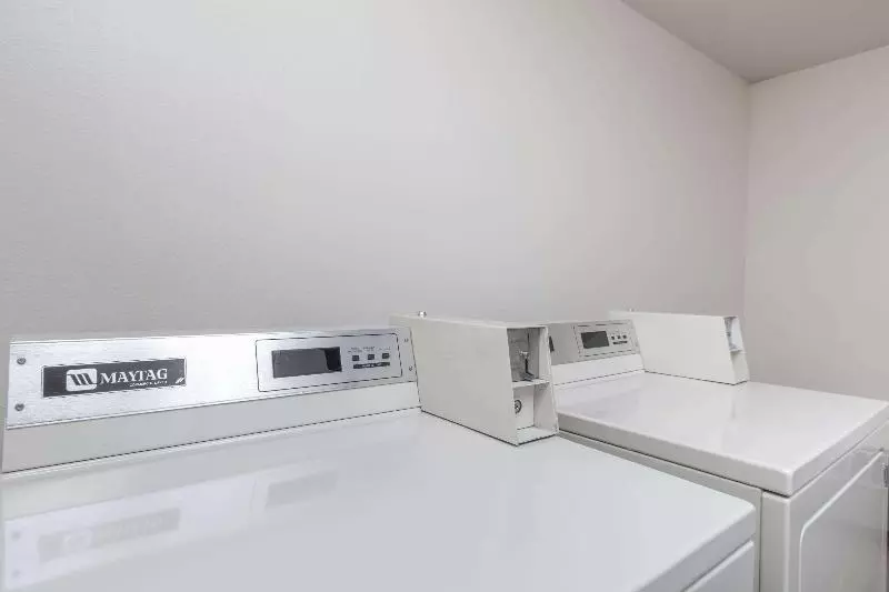 호텔 Baymont Inn & Suites By Wyndham Anchorage Airport