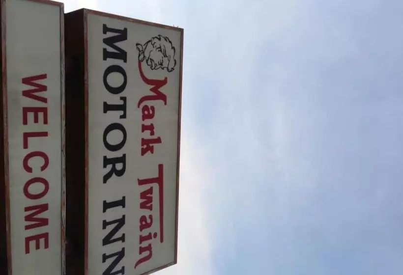 هتل Mark Twain Motor Inn