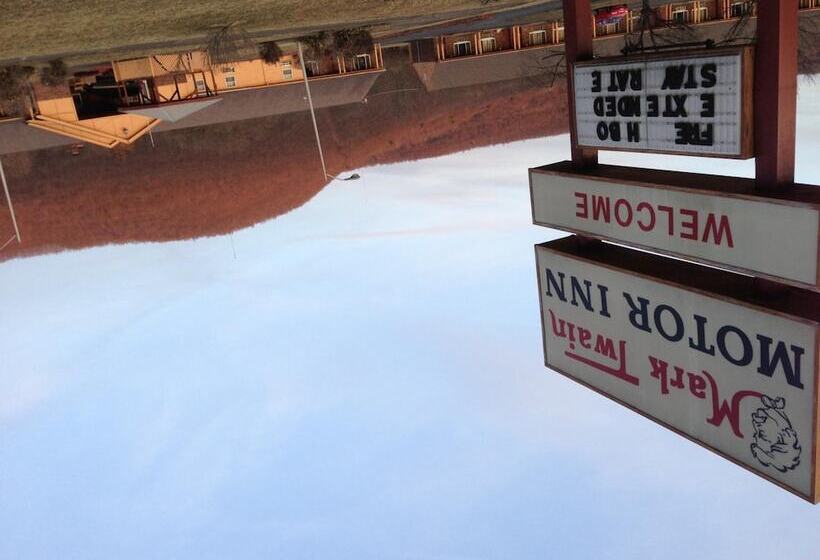 Otel Mark Twain Motor Inn