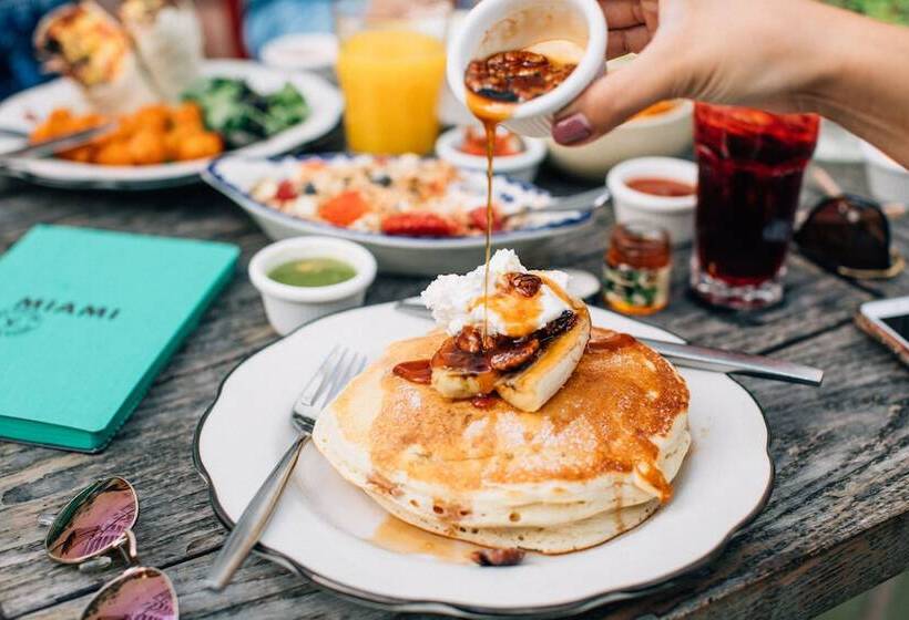 בית מלון כפרי Marriott Stanton South Beach