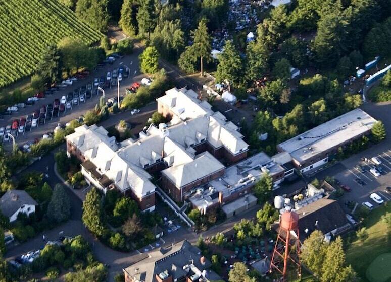 Отель Mcmenamins Edgefield