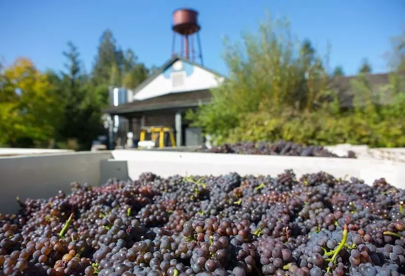 בית מלון כפרי Mcmenamins Edgefield