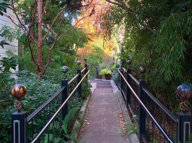 Отель Mcmenamins Edgefield