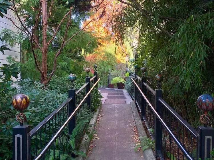 בית מלון כפרי Mcmenamins Edgefield