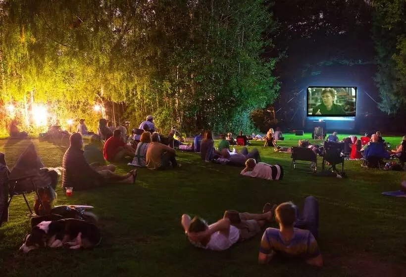 בית מלון כפרי Mcmenamins Edgefield