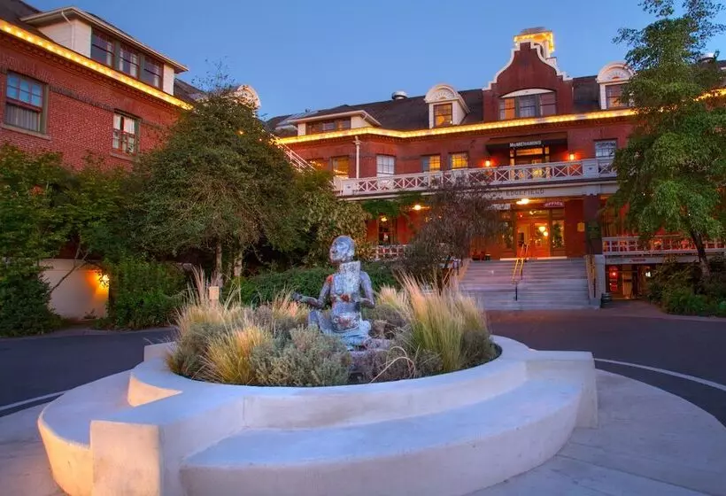 בית מלון כפרי Mcmenamins Edgefield