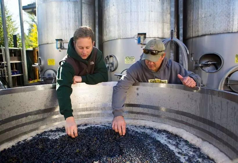 בית מלון כפרי Mcmenamins Edgefield