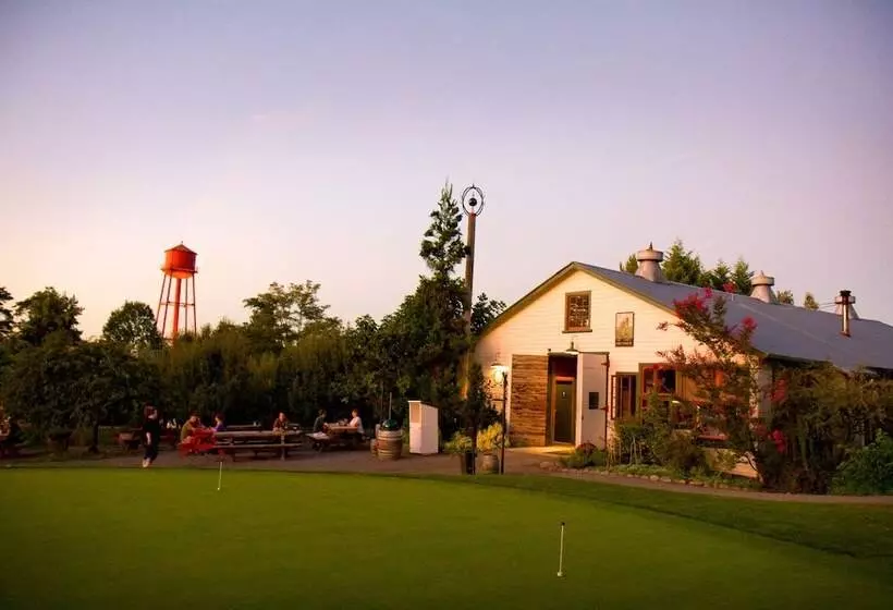 בית מלון כפרי Mcmenamins Edgefield