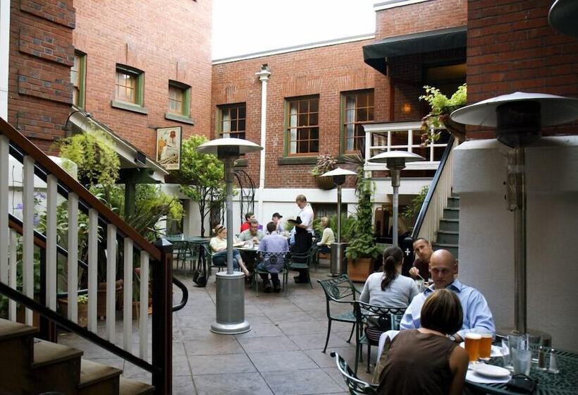 Отель Mcmenamins Edgefield