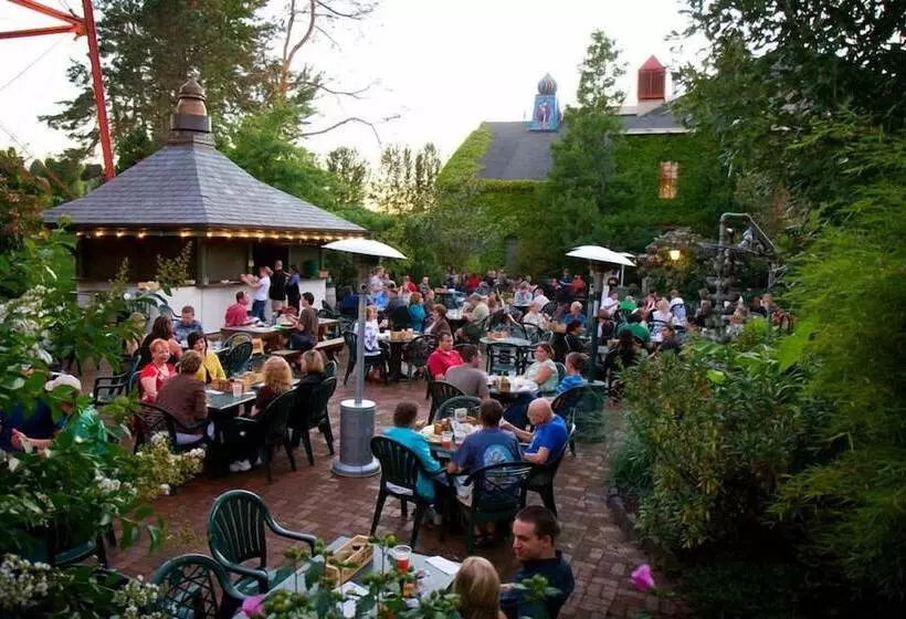 בית מלון כפרי Mcmenamins Edgefield