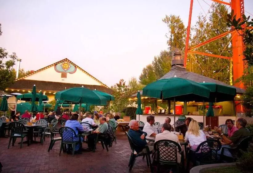 בית מלון כפרי Mcmenamins Edgefield