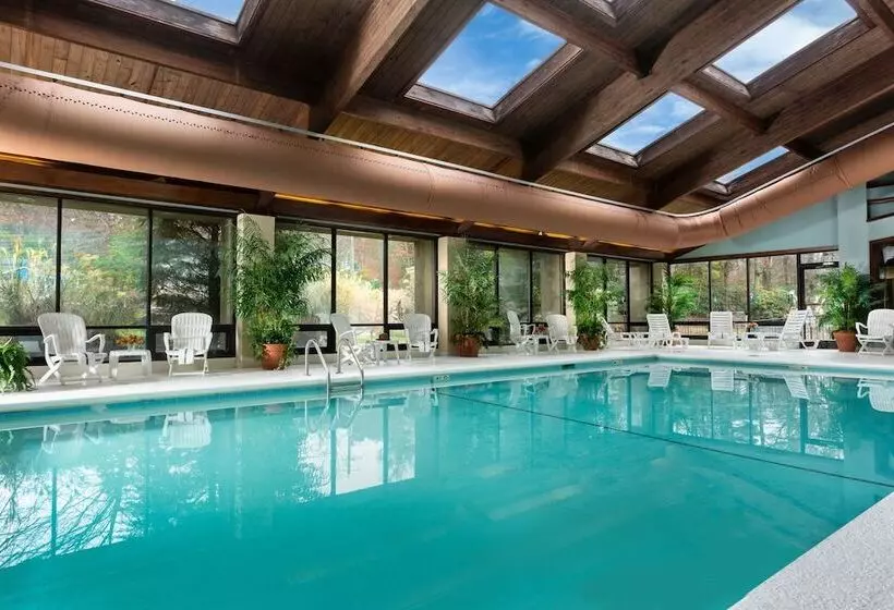 호텔 Meadowbrook Inn