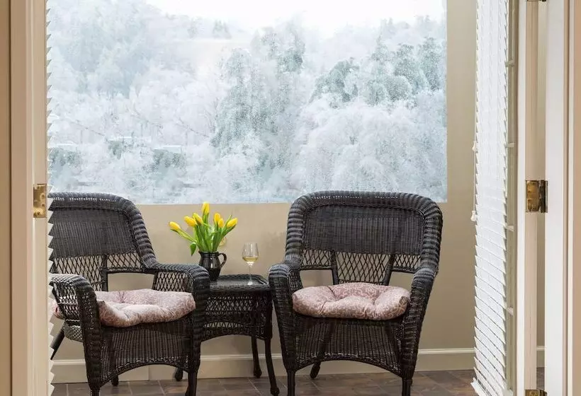 호텔 Meadowbrook Inn