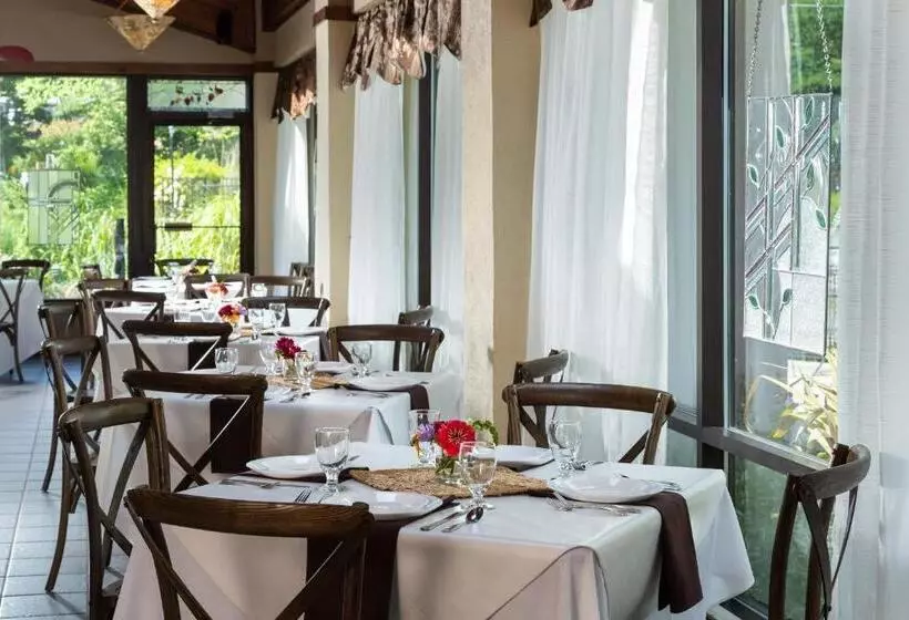 호텔 Meadowbrook Inn