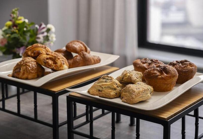 בית מלון כפרי Oakland Marriott City Center