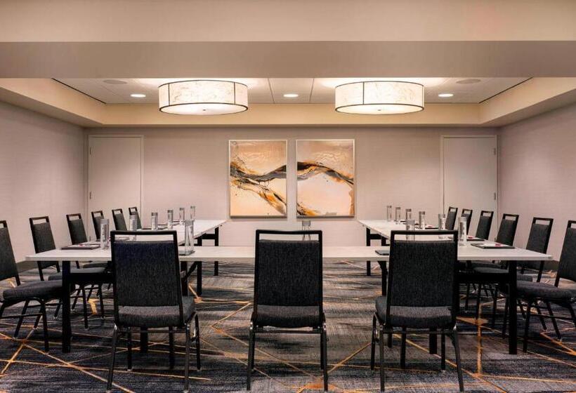 בית מלון כפרי Oakland Marriott City Center