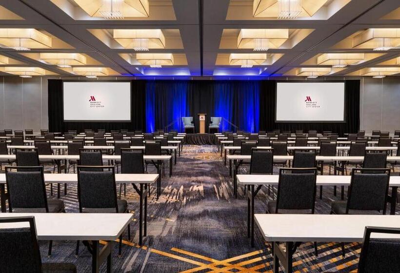בית מלון כפרי Oakland Marriott City Center