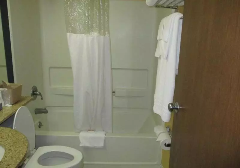 Szálloda Quality Inn & Suites Watertown Fort Drum