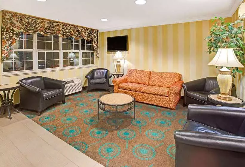 Microtel Inn By Wyndham Atlanta Airport
