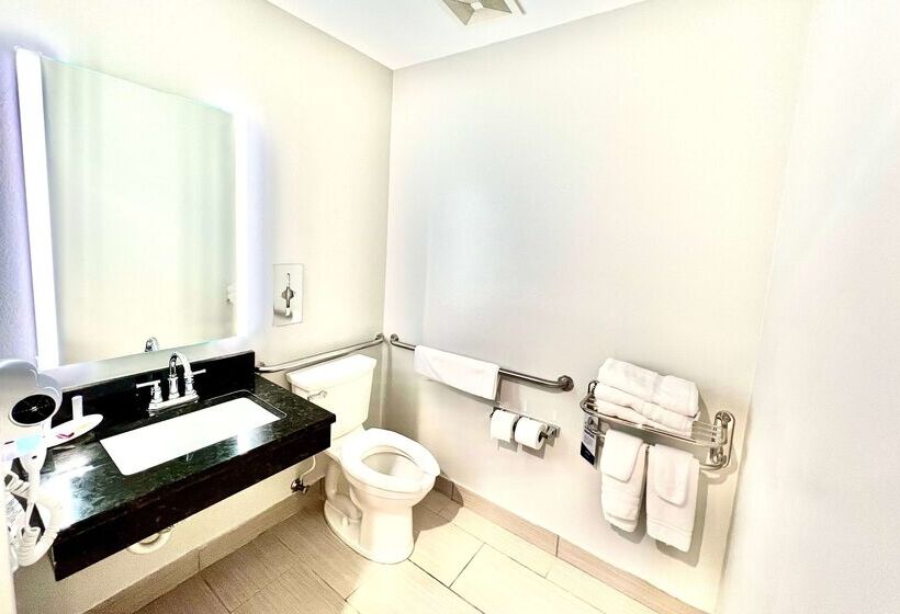 Microtel Inn By Wyndham Janesville