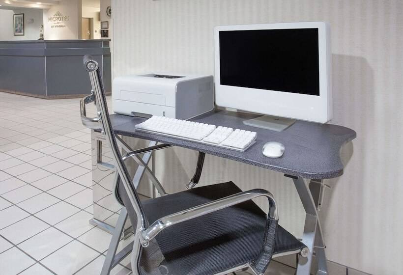 Microtel Inn By Wyndham Janesville