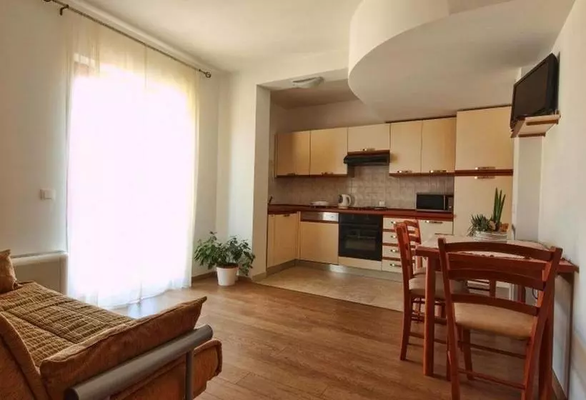 Apartments Anuška