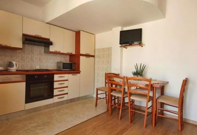 Apartments Anuška