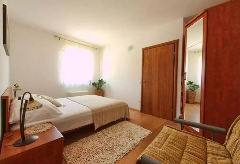 Apartments Anuška