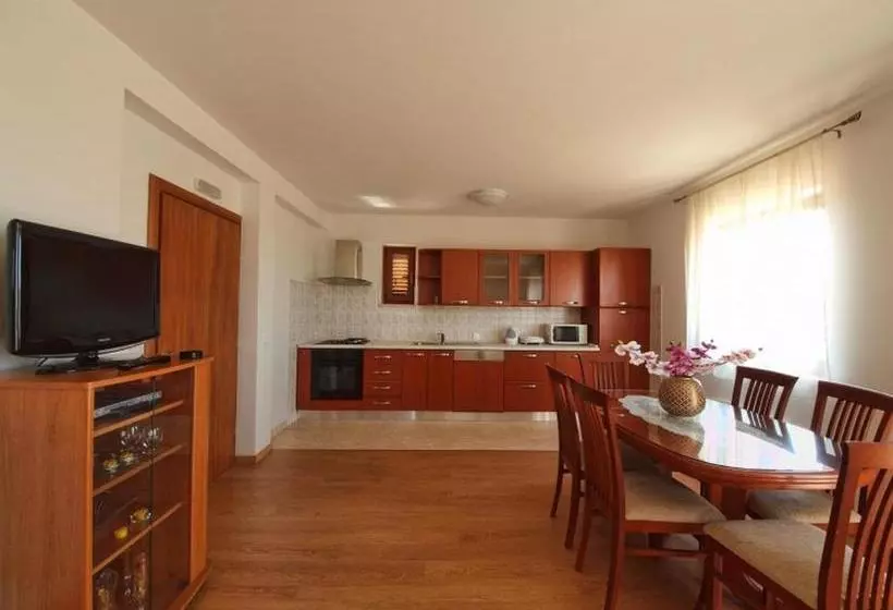 Apartments Anuška