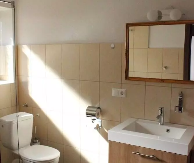 Hotelli Faaker See Inn By S4y