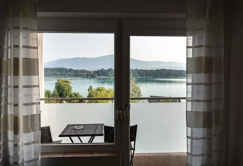 Hotelli Faaker See Inn By S4y