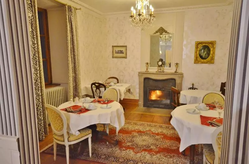 Aamiaismajoitus (B&B) Château De Grunstein