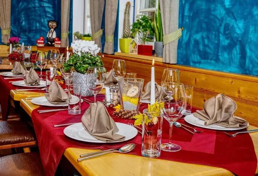 Hostelli Gasthof Zum Postwirt