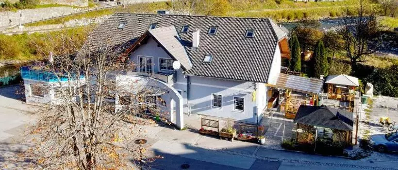 Hostelli Gasthof Zum Postwirt