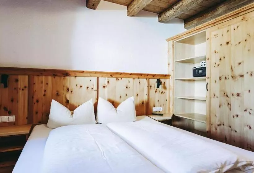 هتل Andis Almdorf