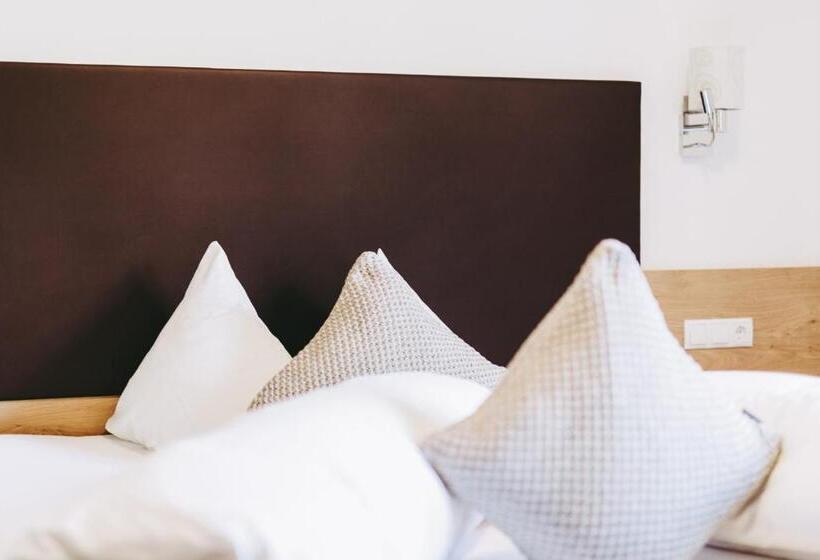 Hotelli Andis Almdorf