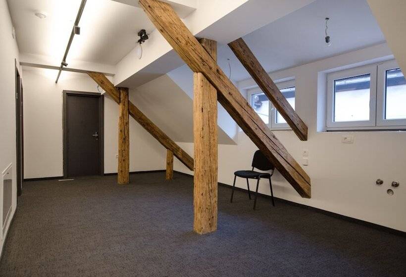 پانسیون Cha Cha Rooms