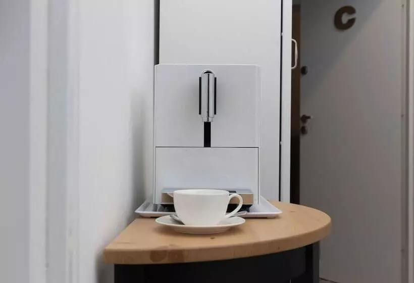 Majatalo Crown Rooms