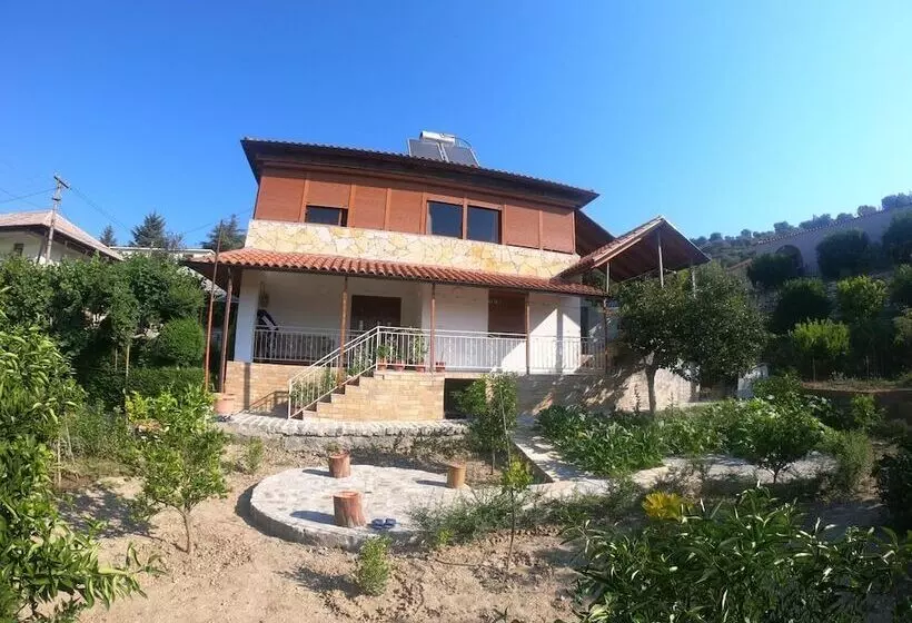 ペンション Guesthouse Emiljano