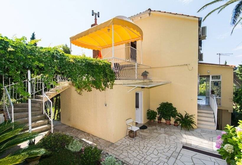 ペンション Guesthouse Kanjuo