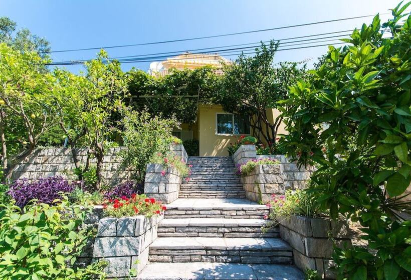 ペンション Guesthouse Kanjuo