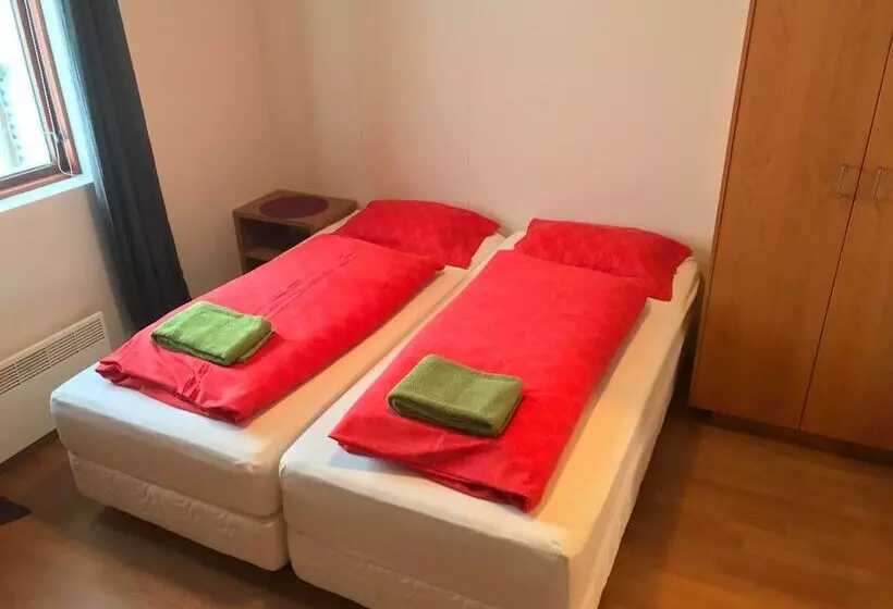 پانسیون Guesthouse Uggi