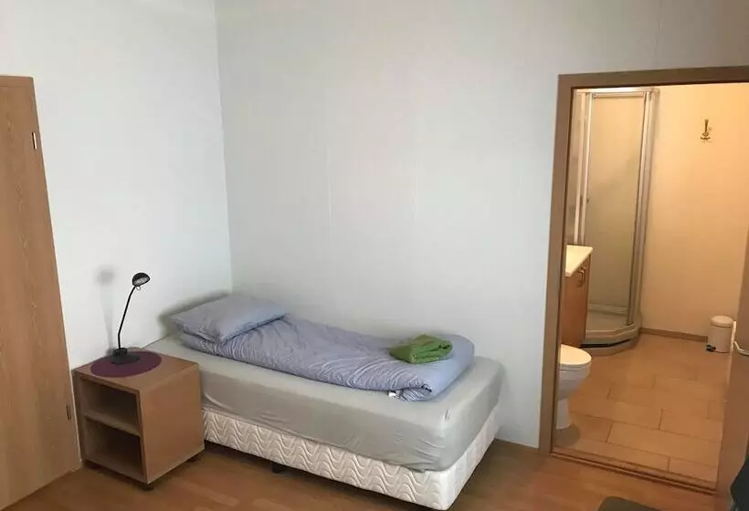 پانسیون Guesthouse Uggi