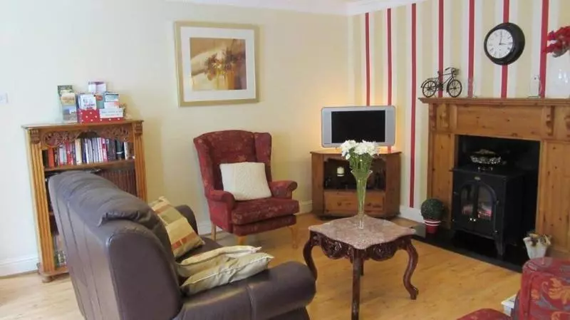 ペンション Kennys Guest House