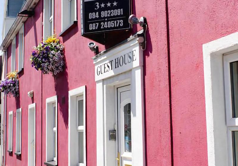 פנסיון Kennys Guest House