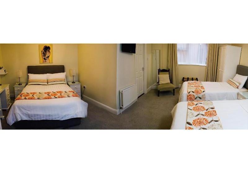 פנסיון Kennys Guest House