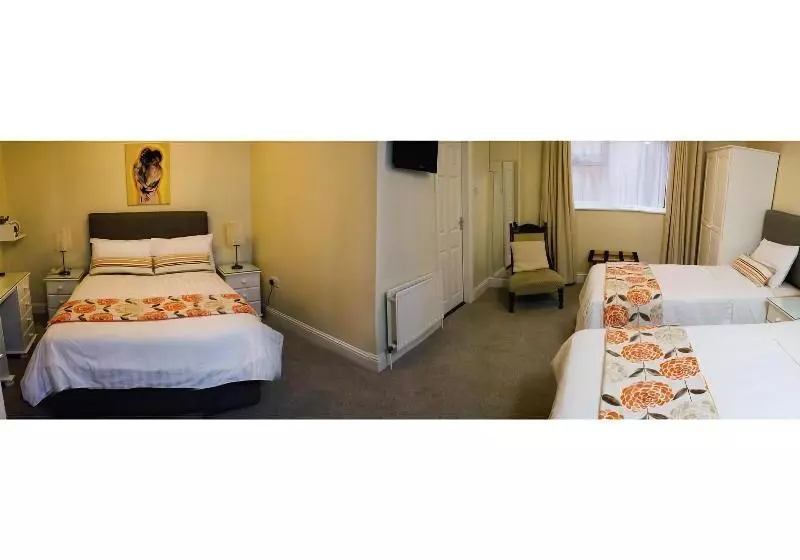 ペンション Kennys Guest House