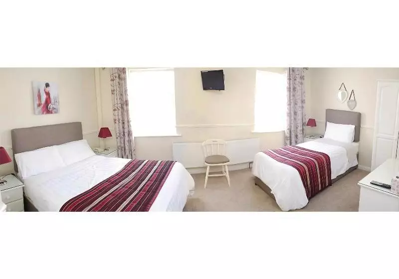 ペンション Kennys Guest House