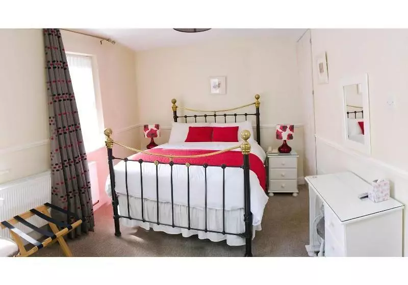 ペンション Kennys Guest House