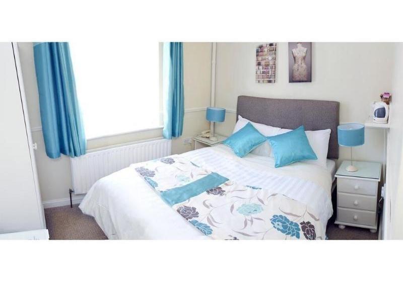 פנסיון Kennys Guest House